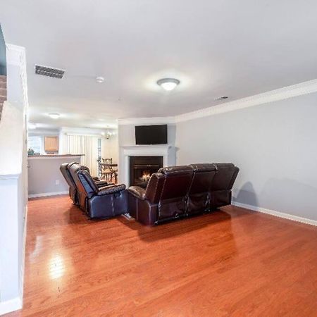 Beautiful Cozy 3-Bedroom Townhome Retreat 애틀랜타 외부 사진
