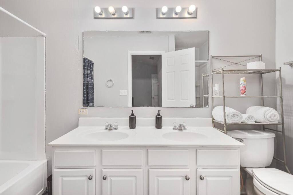 Beautiful Cozy 3-Bedroom Townhome Retreat 애틀랜타 외부 사진