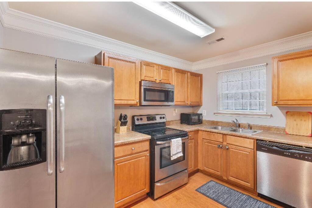 Beautiful Cozy 3-Bedroom Townhome Retreat 애틀랜타 외부 사진
