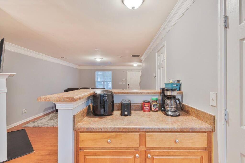 Beautiful Cozy 3-Bedroom Townhome Retreat 애틀랜타 외부 사진